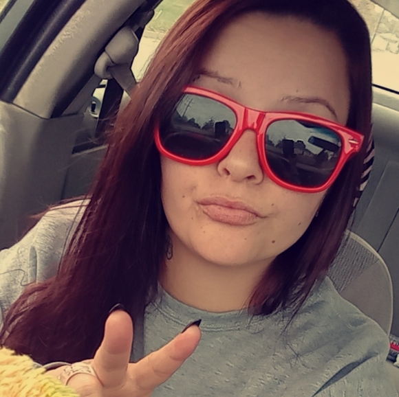 Meet your Posher, Brittney - Picture 2 of 3